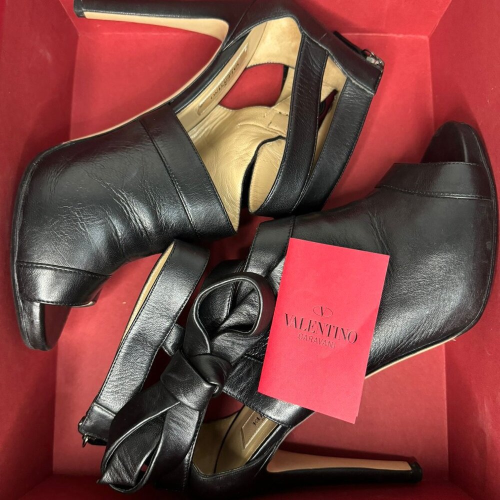 Valentino Open-Toe Black Leather Heels w/ Side Bow | Size 40